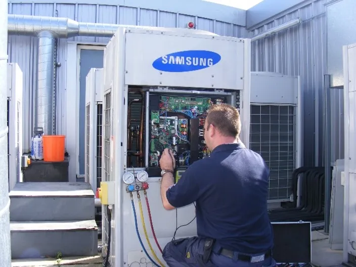 Refcool emergency chiller deployment